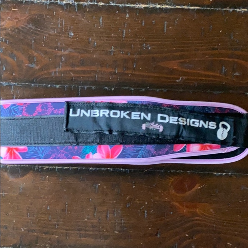 Weightlifting belt